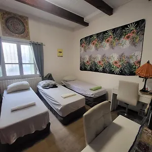 2p. Jardin Calme Centre-ville Apartment
